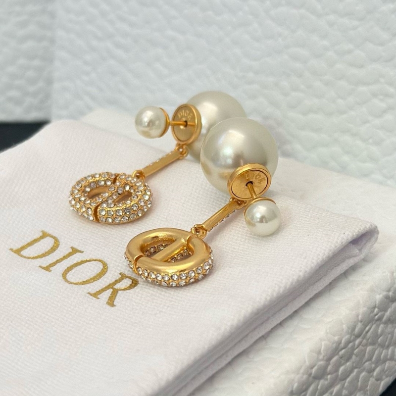 chr1st1an D10r earrings